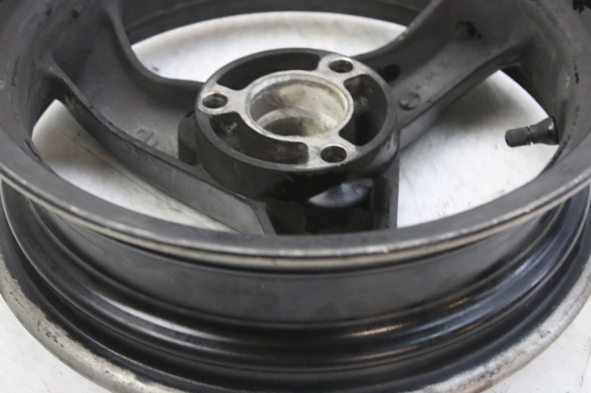 photo de REAR WHEEL RIM PEUGEOT ELYSTAR 50 (2002 - 2014) - Zoom on usage condition