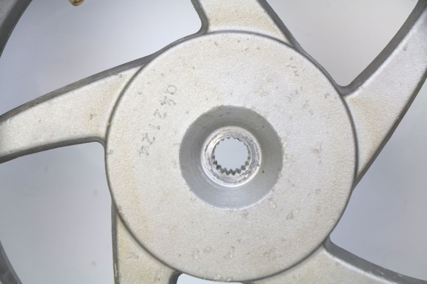 photo de REAR WHEEL RIM SYM FIDDLE 2 50 (2008 - 2013) - High-resolution close-up