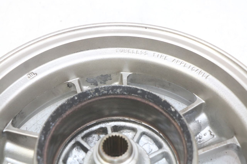 photo de REAR WHEEL RIM SYM FIDDLE 3 III 125 (2014 - 2020) - High-resolution close-up