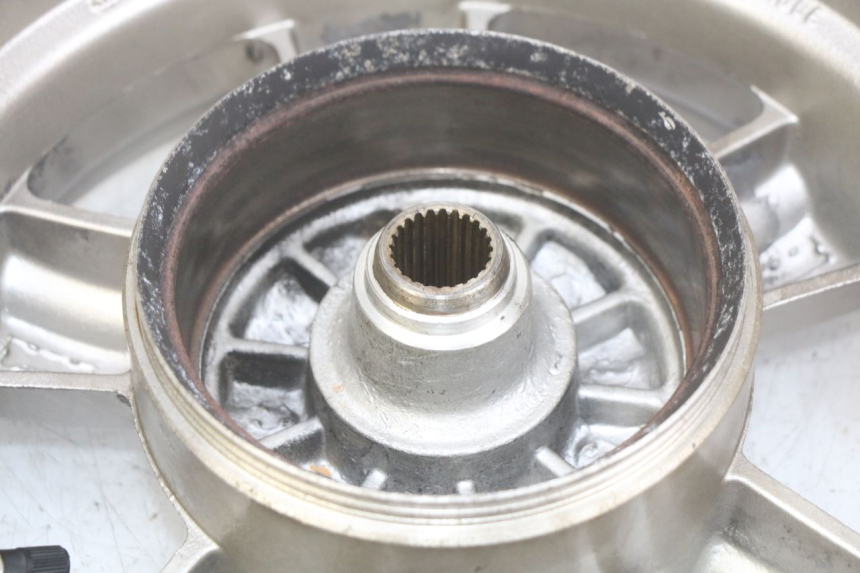 photo de REAR WHEEL RIM SYM FIDDLE 3 III 125 (2014 - 2020) - Supplementary product photo