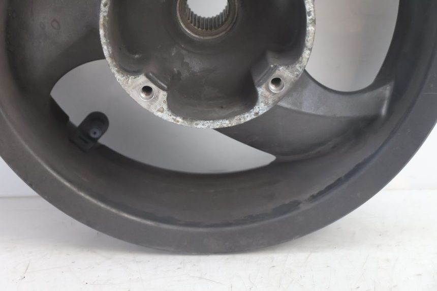 photo de REAR RIM HONDA FJS SILVER WING SILVERWING 400 (2005 - 2008) - Zoom on usage condition