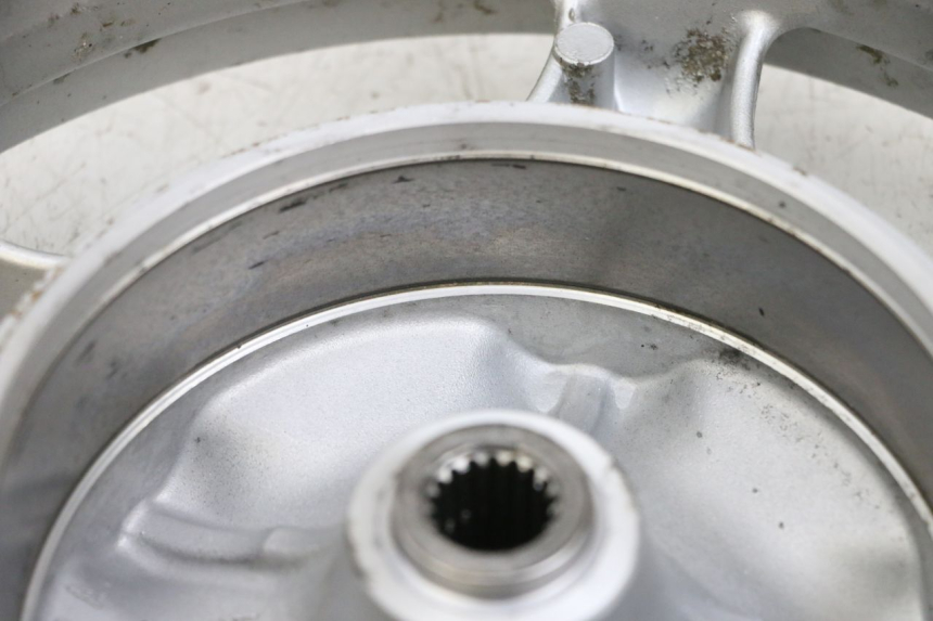 photo de REAR RIM MBK FLAME X 125 (2007 - 2016) - High-resolution close-up