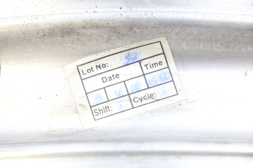 photo de REAR WHEEL RIM PIAGGIO FLY 4T 50 (2013 - 2017) - Technical close-up