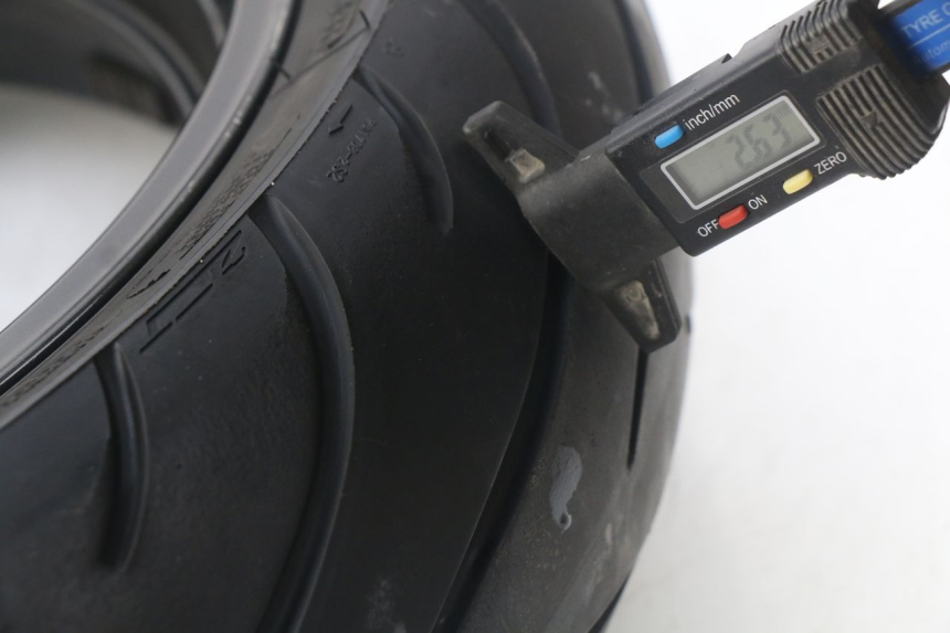 photo de REAR RIM SUZUKI GSF N BANDIT 600 (2000 - 2004) - Zoom on usage condition