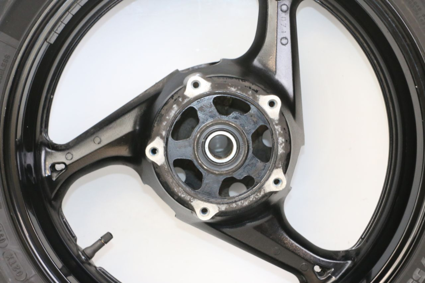 photo de REAR RIM SUZUKI GSR 750 (2011 - 2017) - Additional view of the item