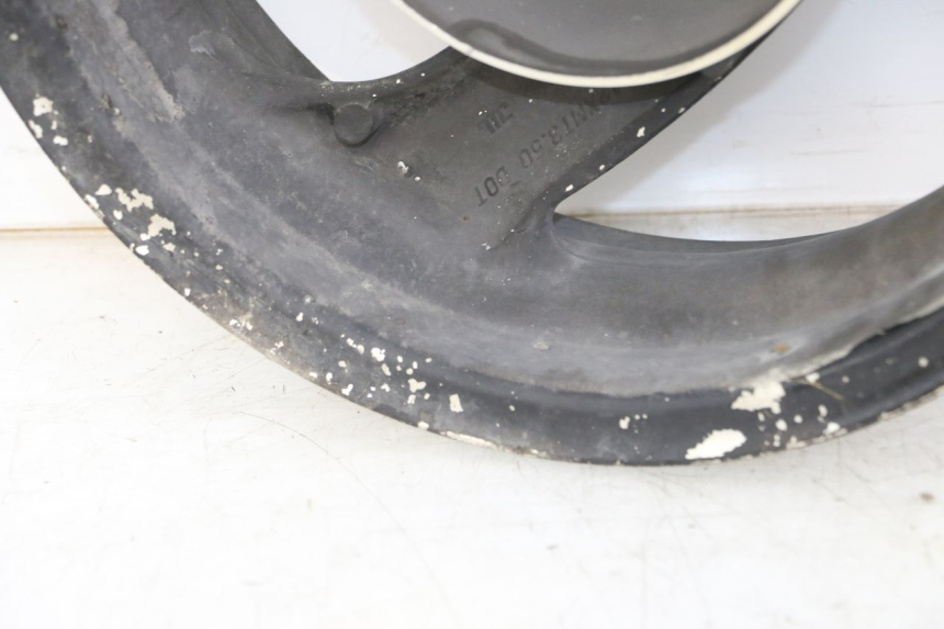 photo de REAR RIM HONDA FES S-WING SWING 125 (2007 - 2015) - Zoom on usage condition