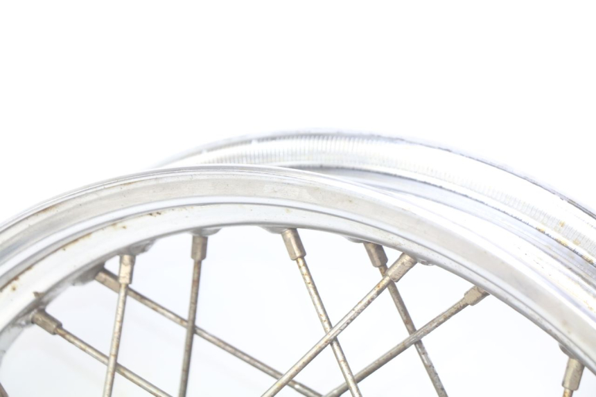 photo de REAR WHEEL SYM HUSKY 125 (1999 - 2005) - Surface and material condition