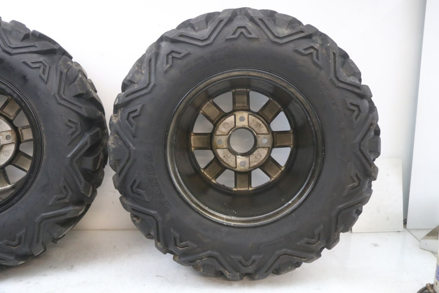 photo de REAR RIM HYTRACK HY S 4X4 410 (2013 - 2016) - High-resolution close-up