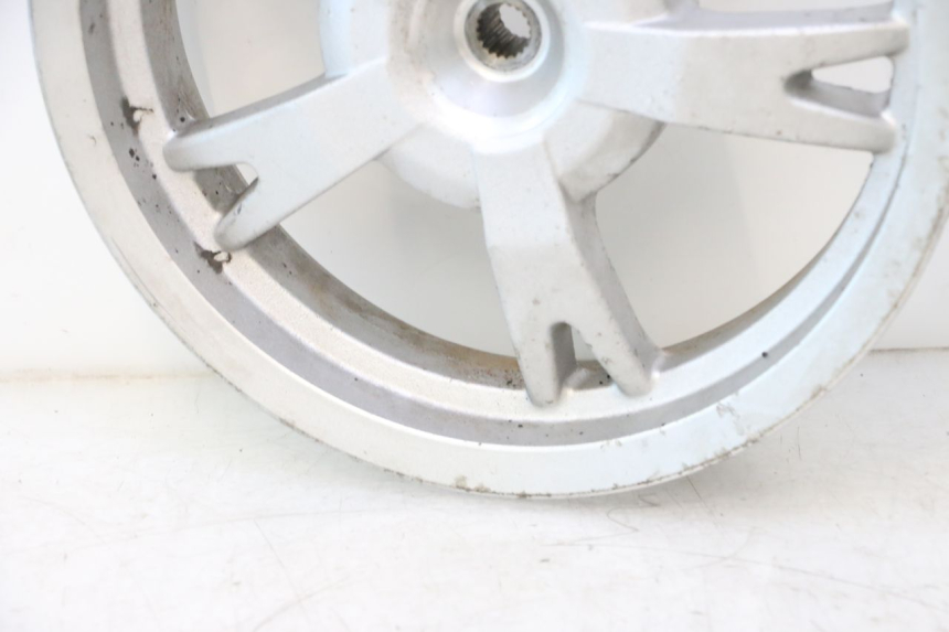 photo de REAR WHEEL RIM PEUGEOT KISBEE 2T 50 (2010 - 2017) - Fixing points details
