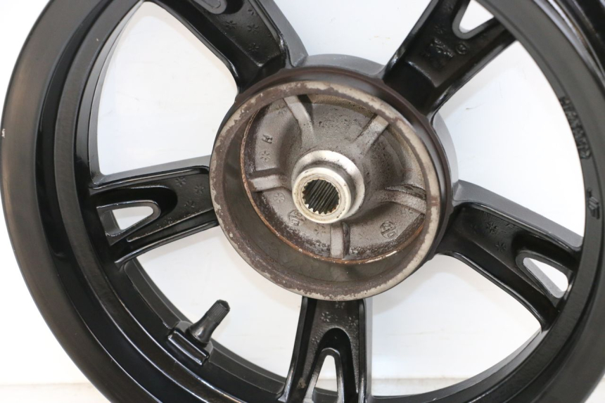 photo de REAR WHEEL RIM PEUGEOT KISBEE 4T 50 (2018 - 2022) - Technical close-up