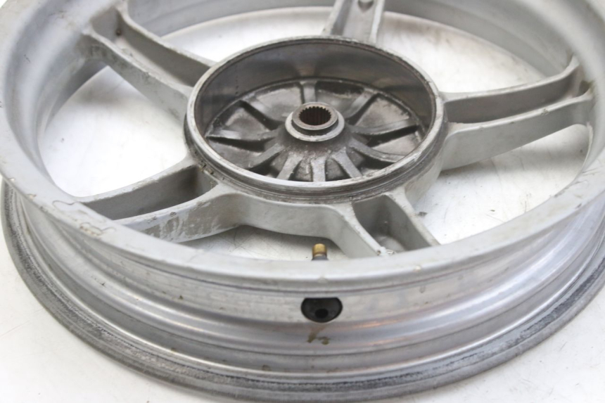 photo de REAR WHEEL RIM PIAGGIO LIBERTY 4T 50 (2004 - 2008) - Alternative perspective