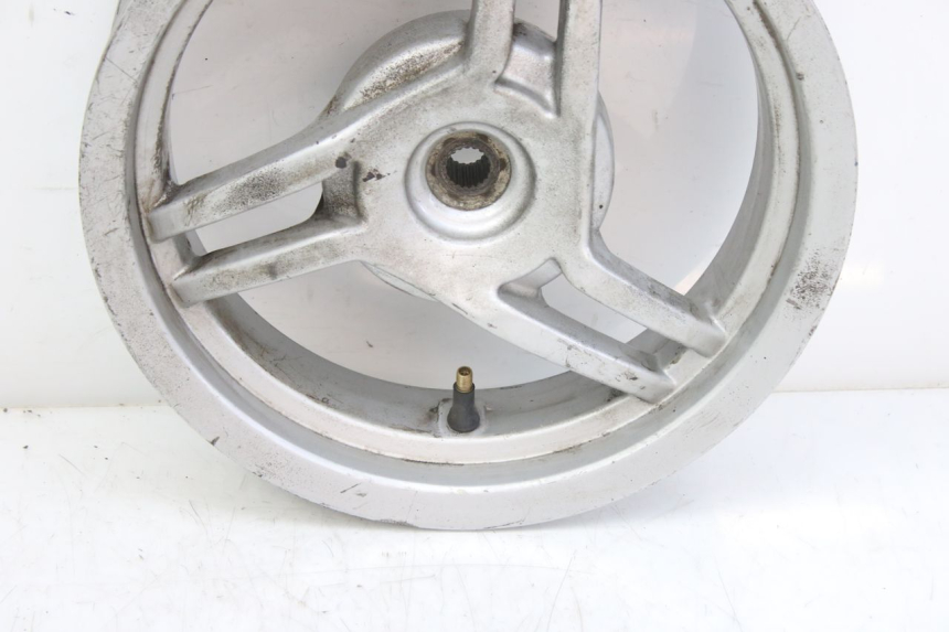 photo de REAR WHEEL RIM PEUGEOT LUDIX 50 (2008 - 2017) - Zoom on usage condition