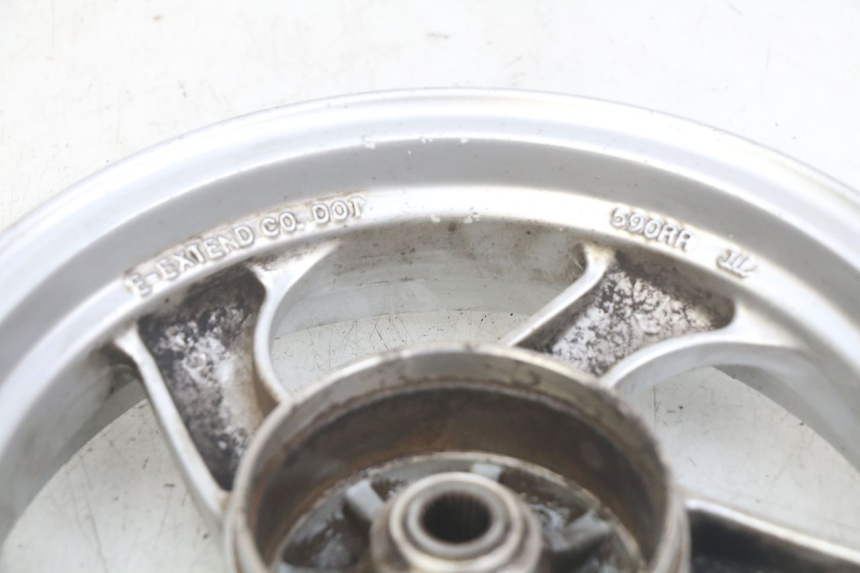 photo de REAR WHEEL RIM SYM MIO 50 (2011 - 2017) - Distinctive features