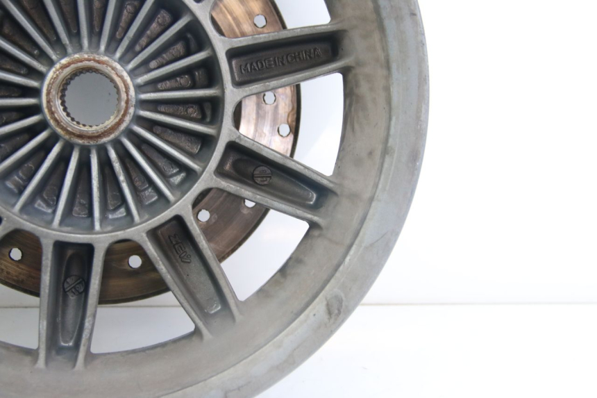 photo de REAR WHEEL RIM PIAGGIO MP3 125 (2006 - 2014) - Distinctive features