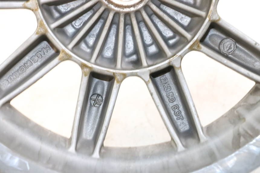 photo de REAR WHEEL RIM PIAGGIO MP3 125 (2006 - 2014) - Technical close-up