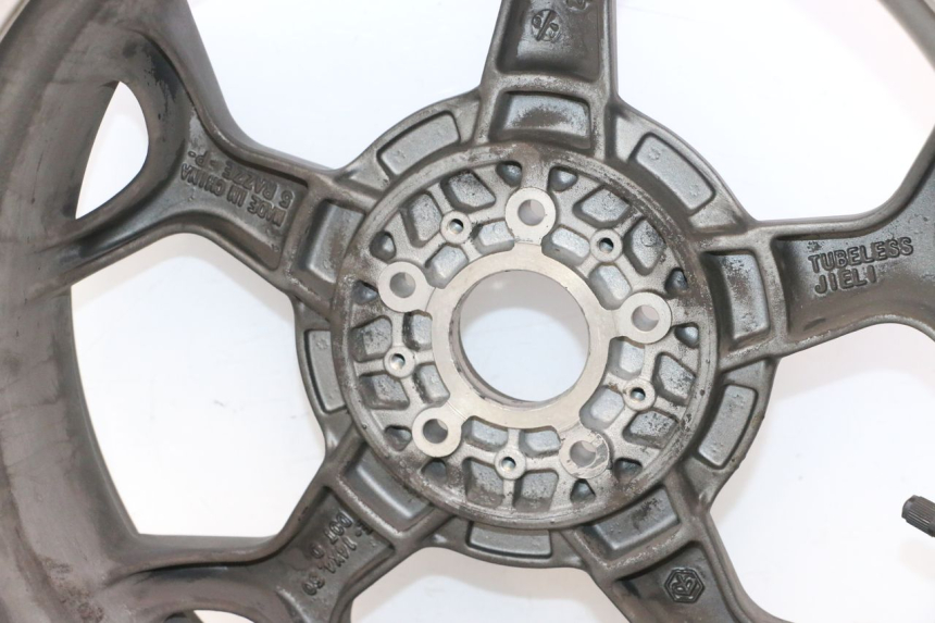 photo de REAR RIM PIAGGIO MP3 500 (2016 - 2018) - Fixing points details