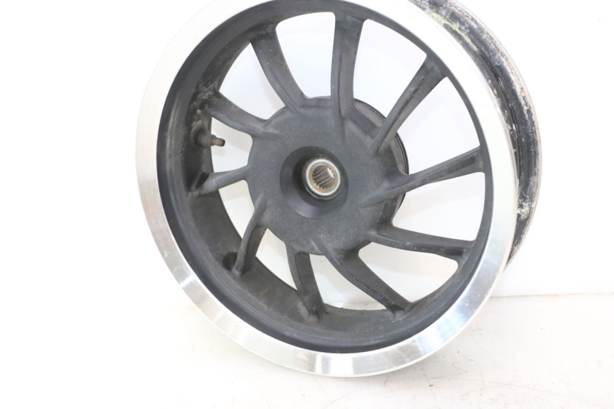 photo de REAR RIM KYMCO LIKE 4T 50 (2019 - 2025) - Surface and material condition