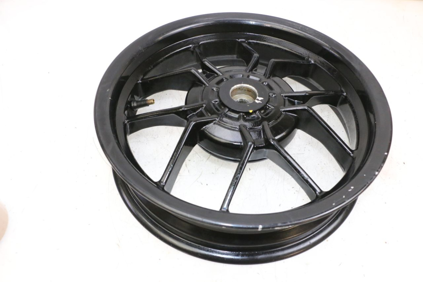 photo de REAR WHEEL RIM PIAGGIO NEW TYPHOON 50 (2018 - 2021) - Supplementary product photo