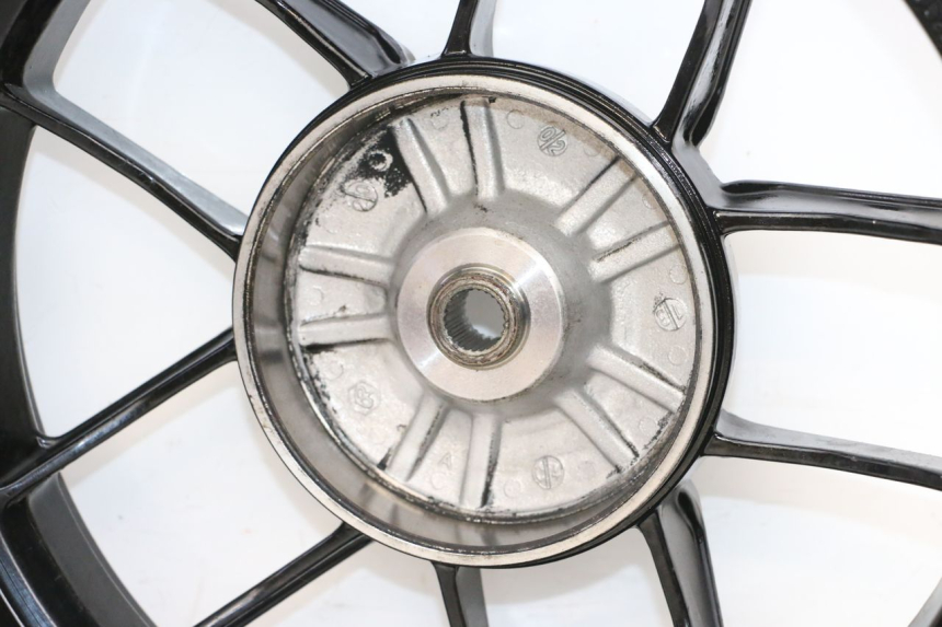 photo de REAR WHEEL RIM PIAGGIO NEW TYPHOON 50 (2018 - 2021) - Zoom on usage condition