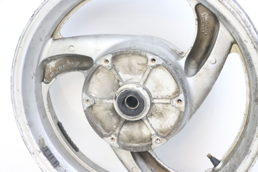 photo de REAR WHEEL RIM HONDA NTV DEAUVILLE 650 (1998 - 2001) - Fixing points details