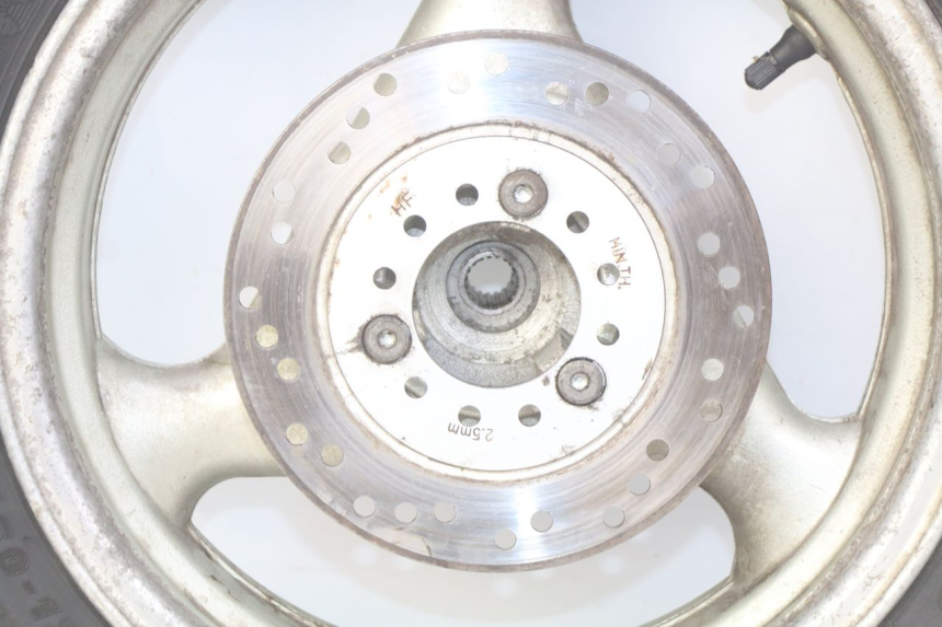 photo de REAR WHEEL RIM SELECT UP OCTALIS 125 (2007 - 2012) - High-resolution close-up