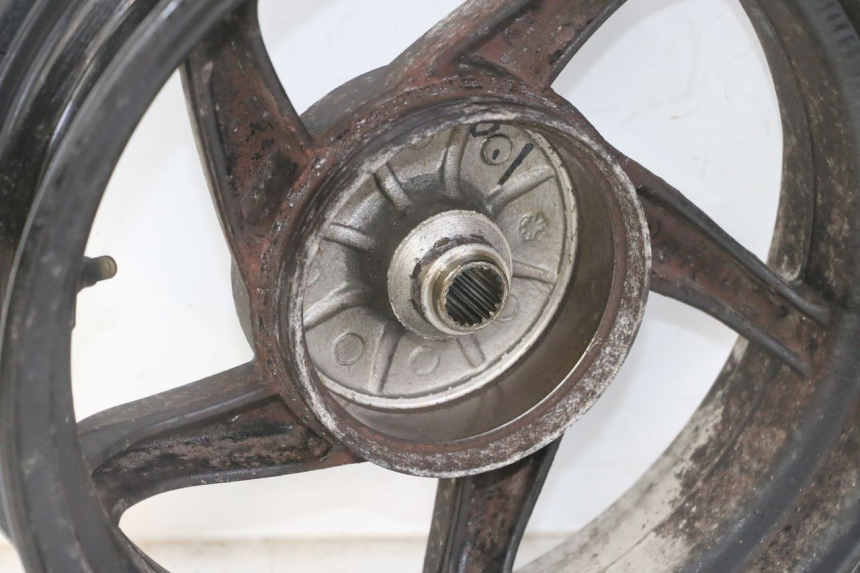 photo de REAR WHEEL RIM SYM ORBIT 2 4T 50 (2008 - 2017) - Technical close-up