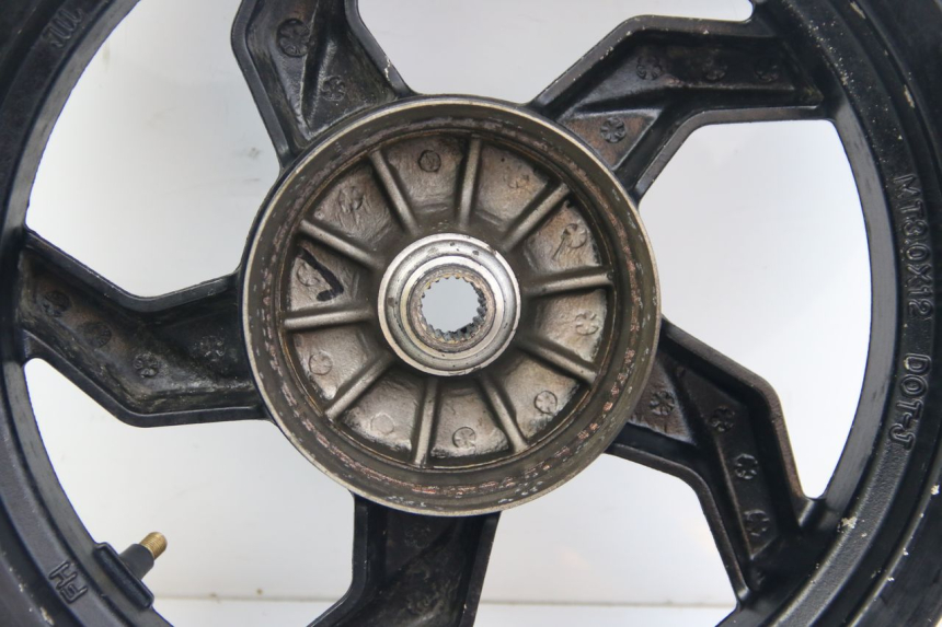 photo de REAR RIM SYM ORBIT III 3 4T 50 (2021 - 2025) - Surface and material condition