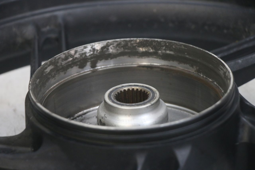 photo de REAR WHEEL RIM HONDA PCX (JF47) 125 (2012 - 2013) - Alternative perspective