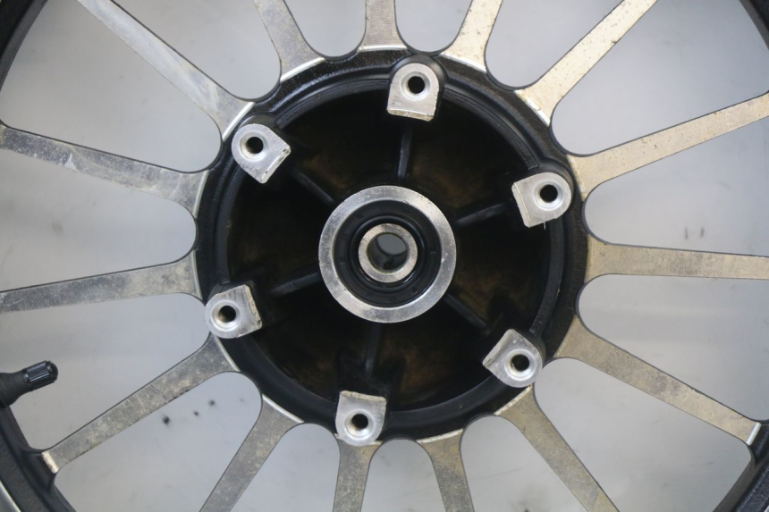 photo de REAR RIM REGAL RAPTOR RAXTER 2 125 (2007 - 2015) - Markings and original references