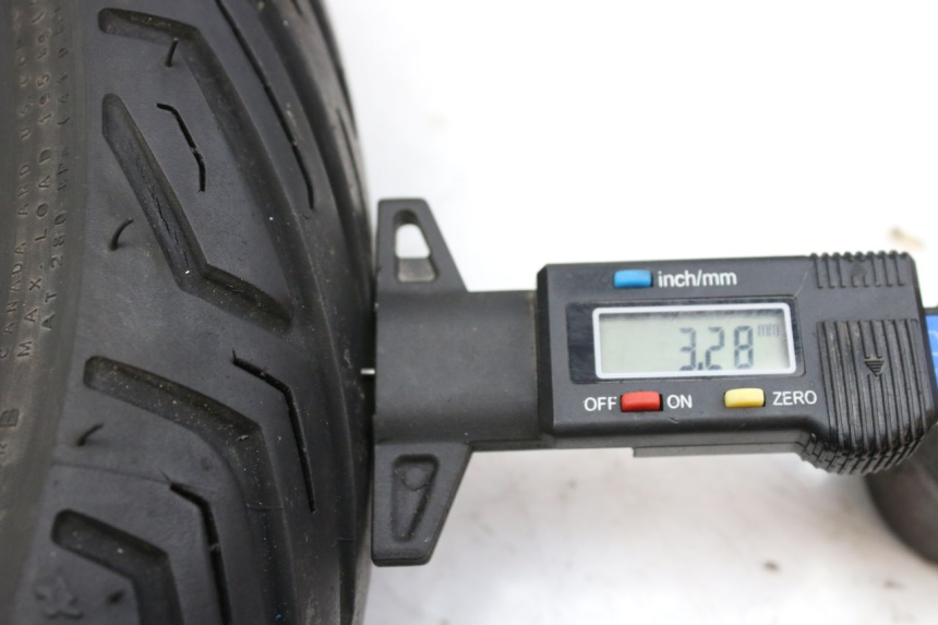 photo de REAR WHEEL RIM APRILIA SCARABEO 100 (2003 - 2012) - High-resolution close-up