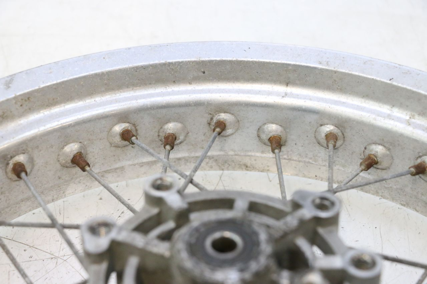photo de REAR RIM DERBI SENDA 50 (2003 - 2005) - Distinctive features