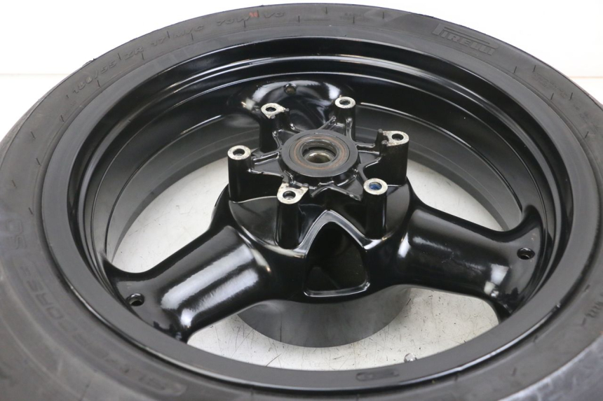 photo de REAR WHEEL RIM TRIUMPH SPEED TRIPLE T301 900 (1994 - 1996) - Alternative perspective