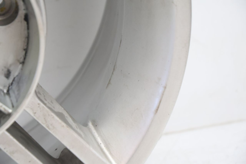 photo de REAR RIM CAN-AM SPYDER RS 1000 (2008 - 2012) - Surface and material condition