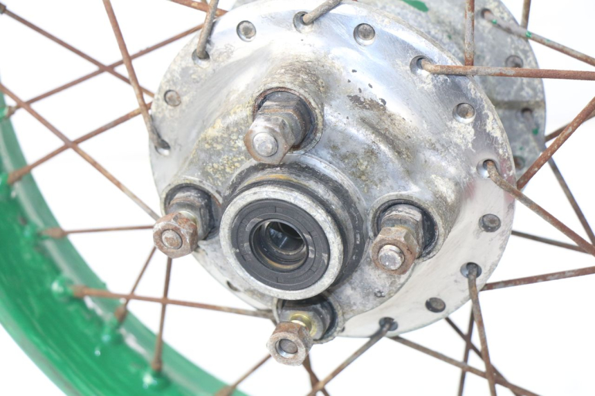 photo de REAR WHEEL RIM YAMAHA SR 125 (1982 - 2003) - Additional view of the item