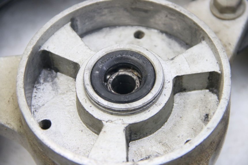 photo de REAR WHEEL RIM JAWA STELLA BABETTA 134 50 - Fixing points details