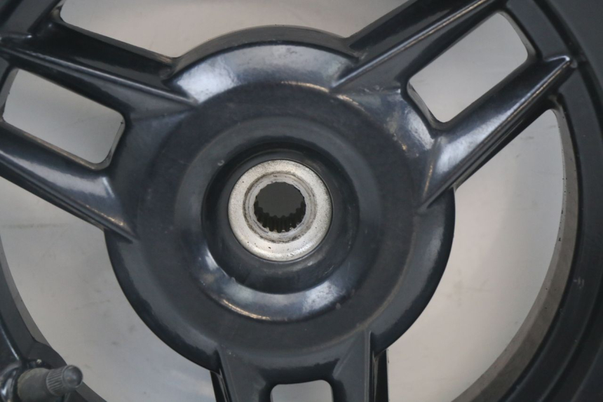 photo de REAR RIM PEUGEOT STREETZONE 2T 50 (2014 - 2019) - Alternative perspective