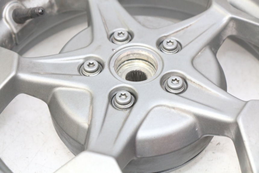 photo de REAR WHEEL RIM APRILIA SXR 50 (2021 - 2023) - Fixing points details