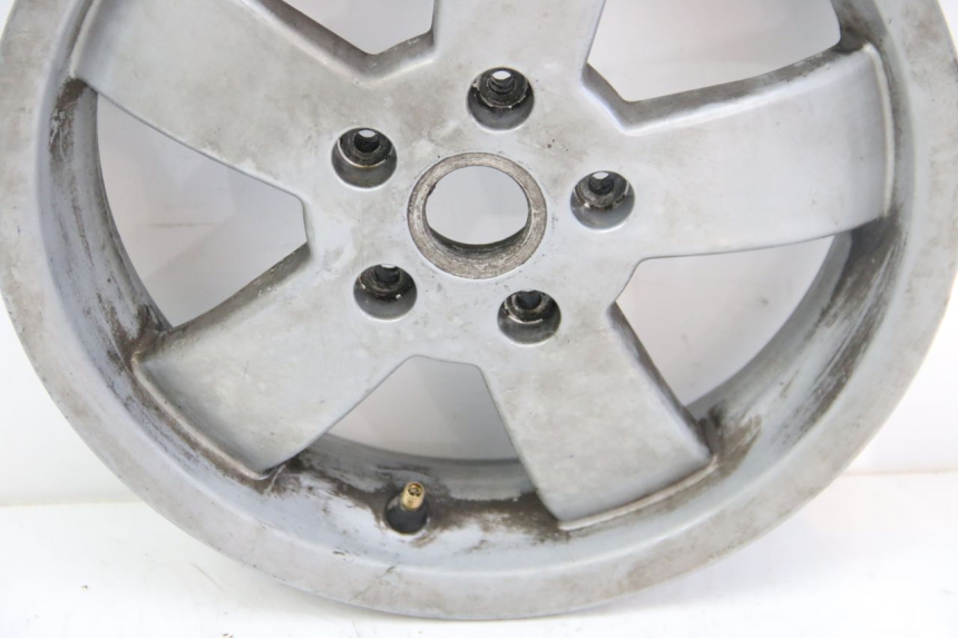 photo de REAR WHEEL PIAGGIO VESPA GRANTURISMO 125 (2003 - 2007) - Fixing points details