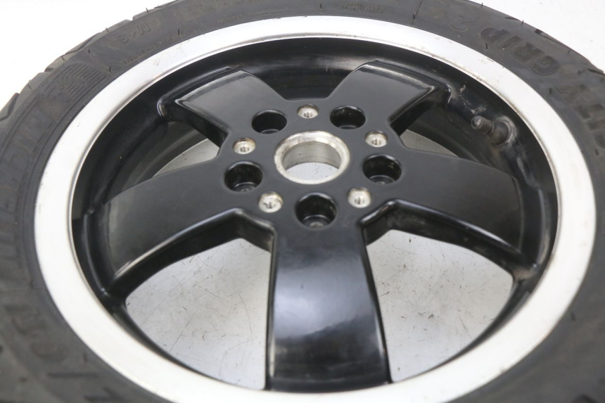 photo de REAR WHEEL RIM PIAGGIO VESPA GTS IGET ABS 125 (2017 - 2023) - Zoom on usage condition