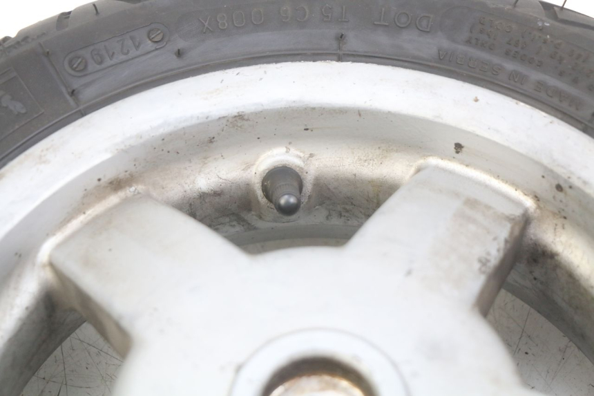 photo de REAR WHEEL RIM PIAGGIO VESPA LXV 125 (2006 - 2009) - Fixing points details