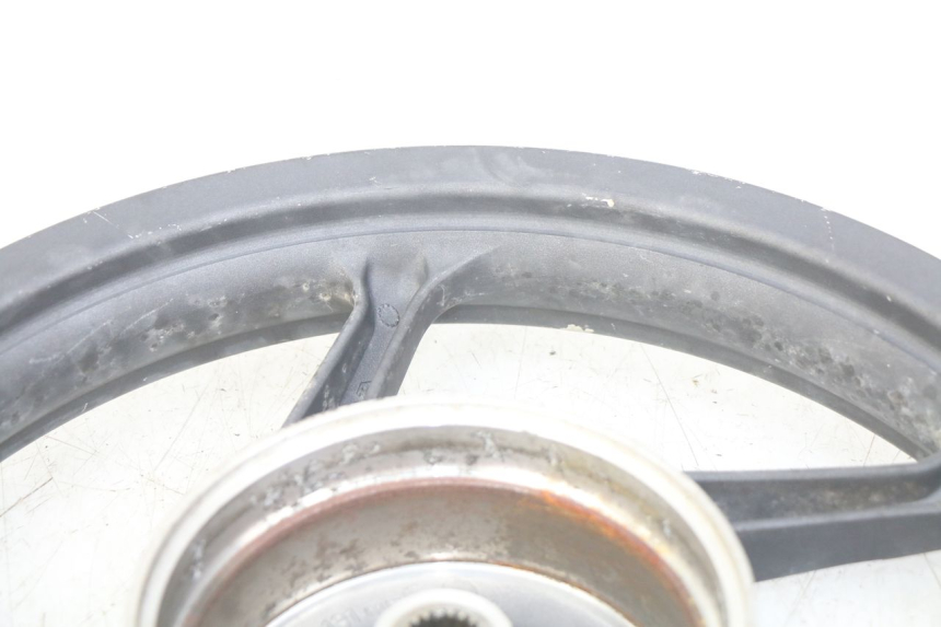 photo de REAR WHEEL RIM HONDA VISION NSC R 50 (2013 - 2015) - Zoom on usage condition