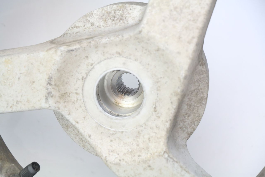 photo de REAR WHEEL RIM PEUGEOT VIVACITY NEW 2T 50 (2008 - 2017) - Surface and material condition