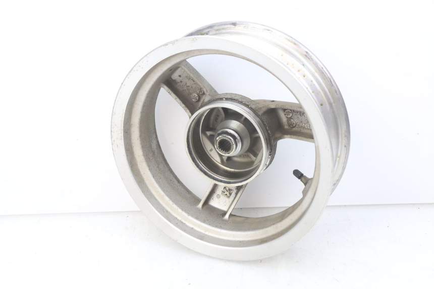 photo de REAR WHEEL RIM PEUGEOT VIVACITY NEW 4T 50 (2008 - 2017) - Zoom on usage condition