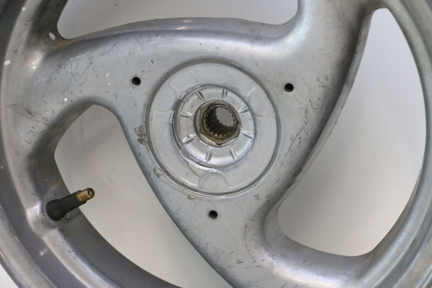 photo de REAR RIM PEUGEOT VIVACITY 50 (2004 - 2009) - Distinctive features