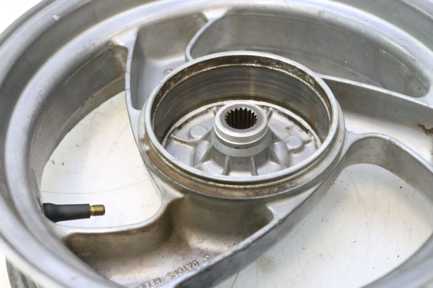 photo de REAR RIM PEUGEOT VIVACITY 50 (2004 - 2009) - Detailed visual inspection