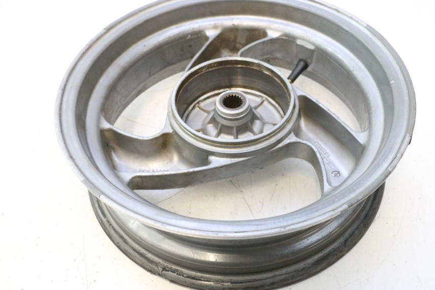 photo de REAR RIM PEUGEOT VIVACITY 50 (2004 - 2009) - Zoom on usage condition