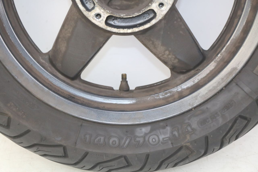 photo de REAR WHEEL RIM YAMAHA XMAX X-MAX 125 (2006 - 2009) - Surface and material condition