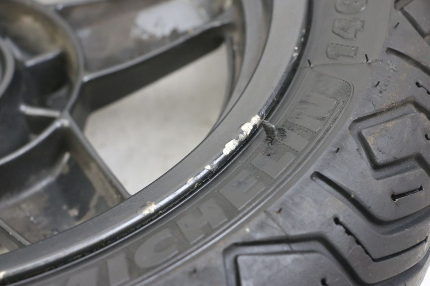 photo de REAR WHEEL RIM YAMAHA XMAX X-MAX 125 (2006 - 2009) - Fixing points details