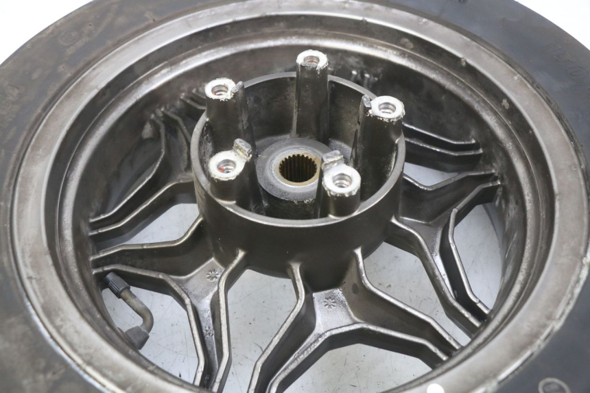 photo de REAR WHEEL RIM KYMCO X-TOWN XTOWN 125 (2016 - 2021) - Technical close-up