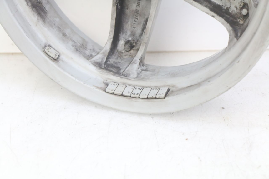 photo de REAR WHEEL RIM PIAGGIO X9 EVOLUTION 125 (2003 - 2007) - Zoom on usage condition